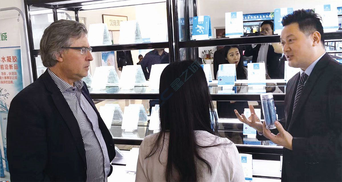 一带一路文化贸易促进会欧洲总干事Mr Jan Siemons 一行到公司访问(图2)